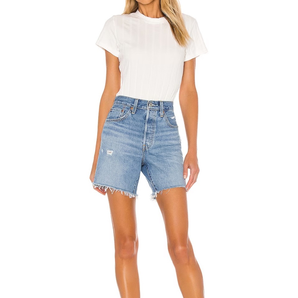 Levi’s 501 Mid Thigh Short